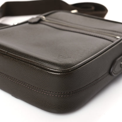 Louis Vuitton Taiga Dimitri Grizzli 8 of 8