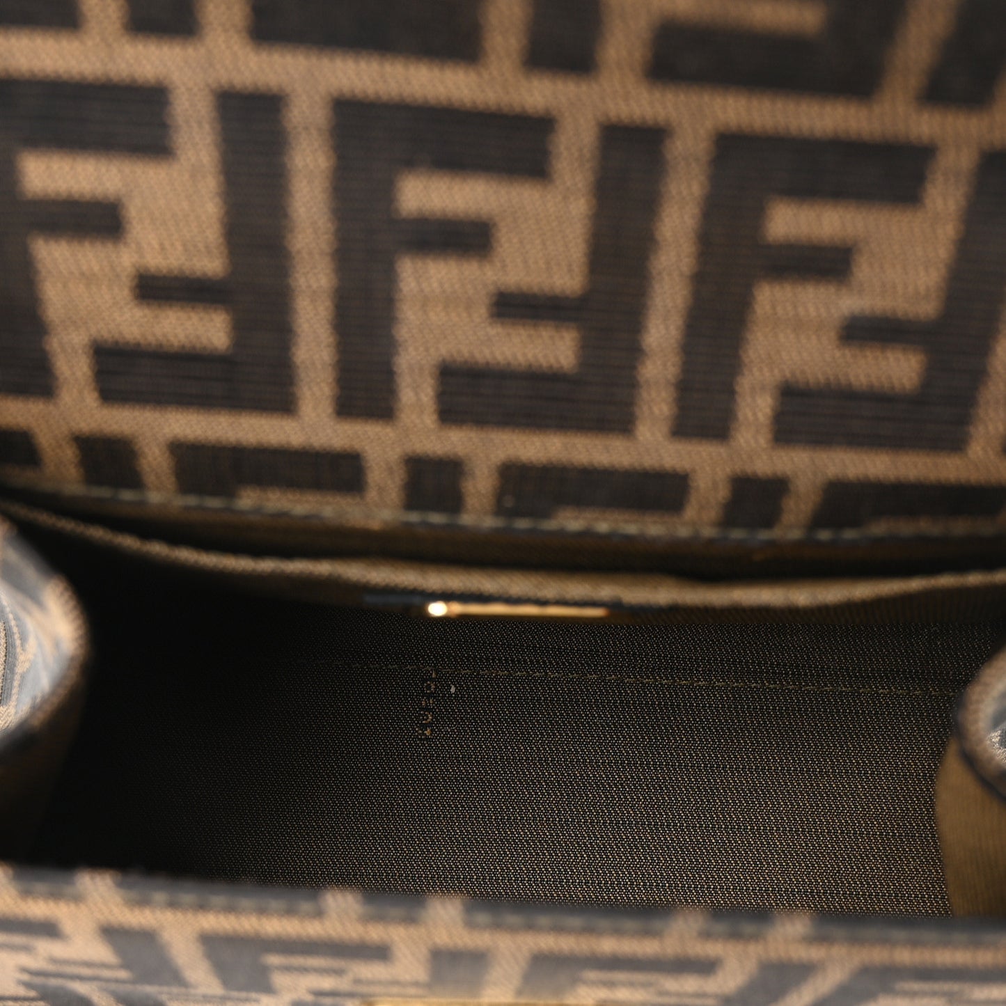 Zucca Vitello Top Handle Shoulder Bag Tobacco Moro