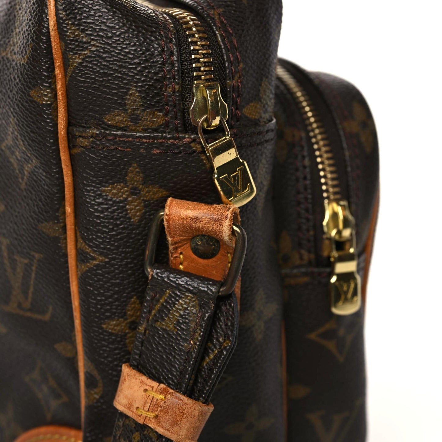 Monogram Nil 28