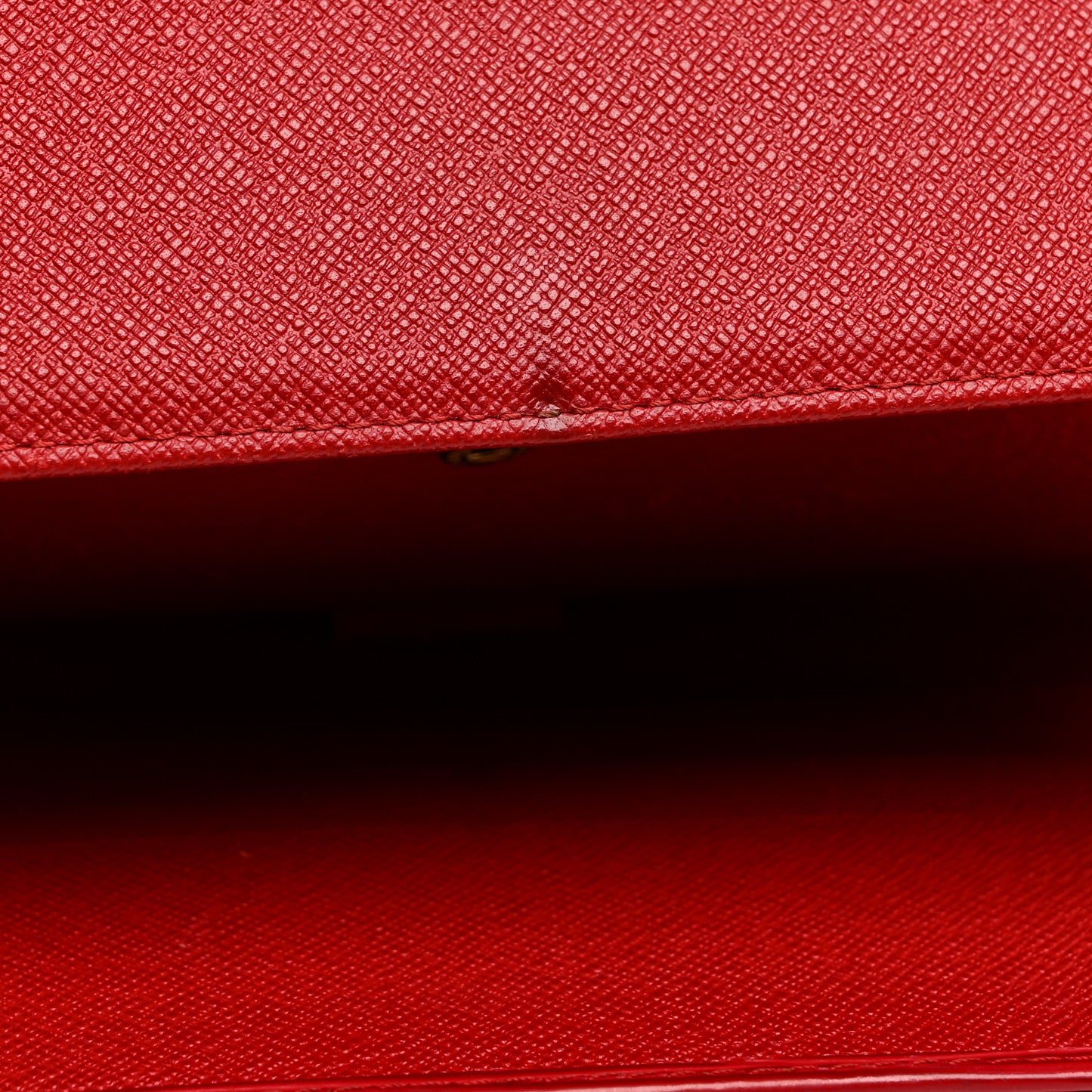 Epi Porte Tresor International Wallet Castillan Red