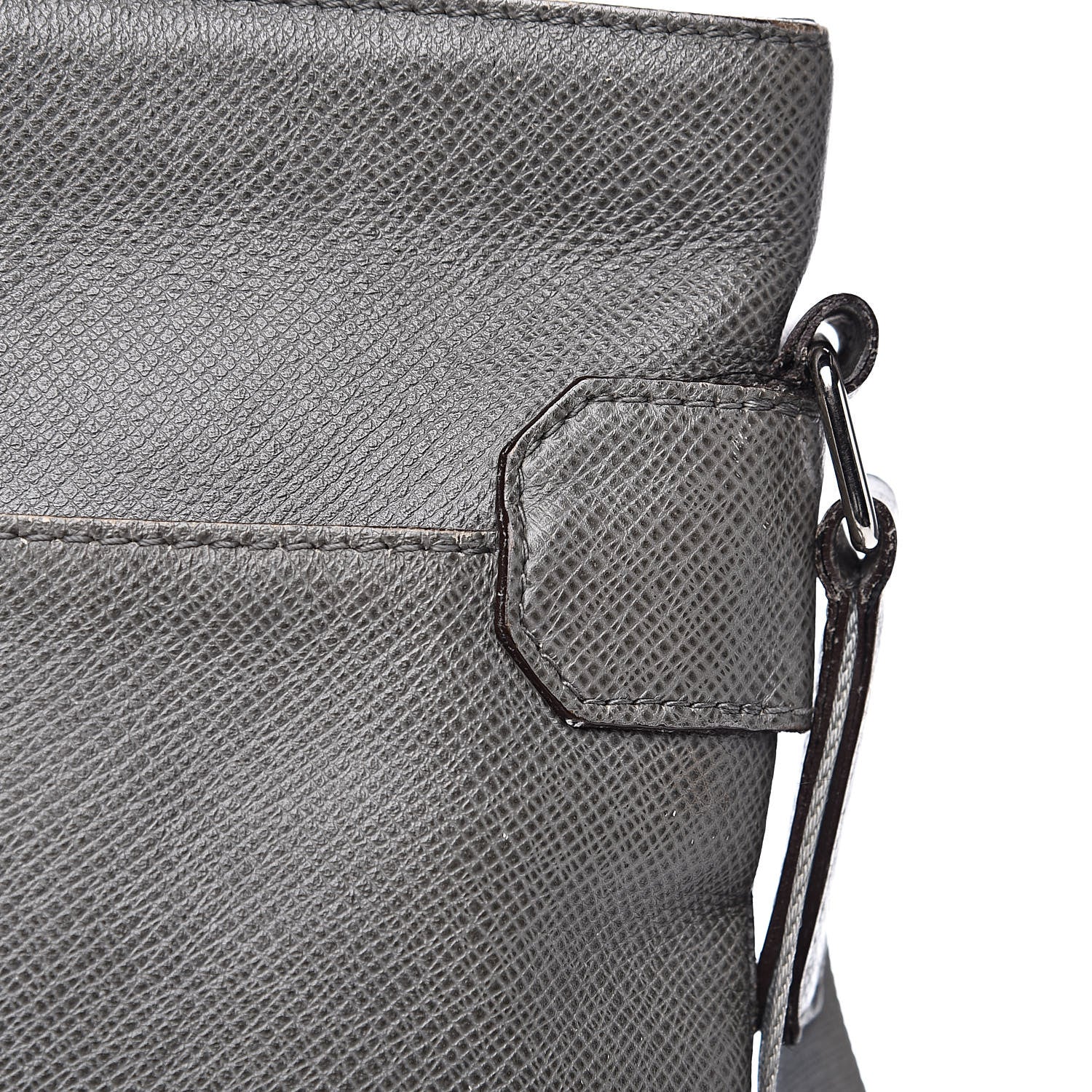 Louis Vuitton Taiga Sasha Messenger Glacier 10 of 14