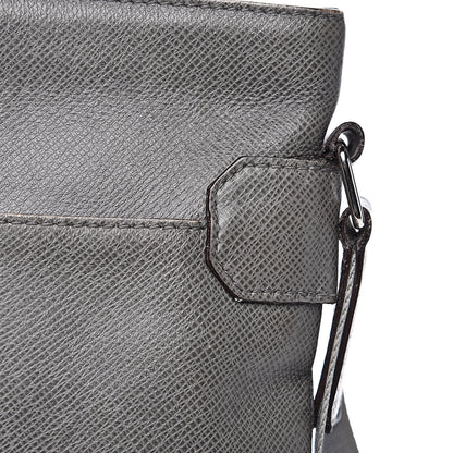 Louis Vuitton Taiga Sasha Messenger Glacier 10 of 14