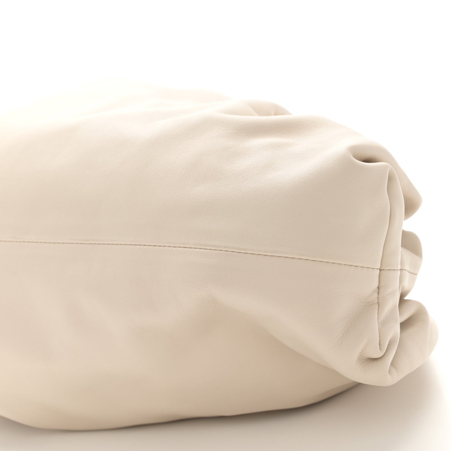 Bottega Veneta Smooth Butter Calf The Pouch Oversized Clutch Plaster 10 of 10