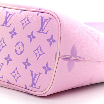 Louis Vuitton Monogram Giant Spring In The City Marshmallow Hobo PM Sunrise Pastel 8 of 8