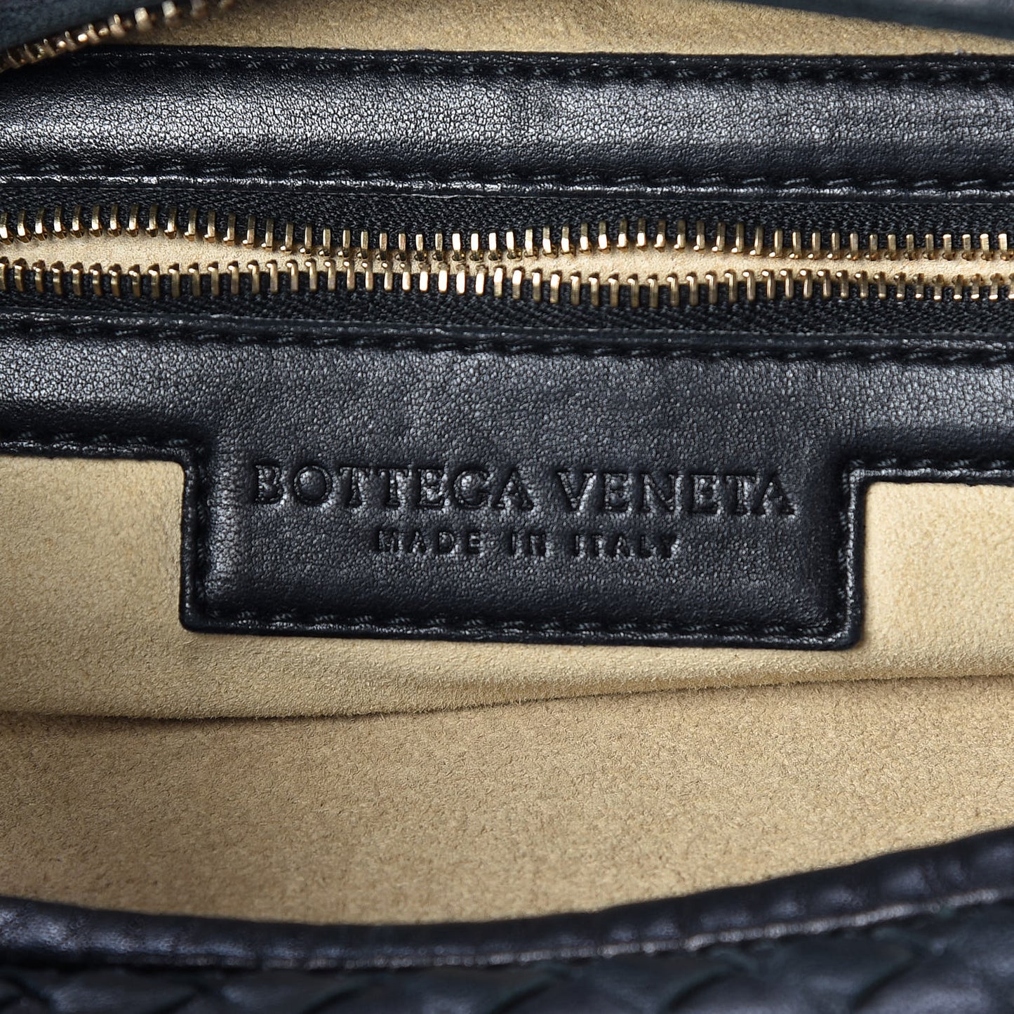 Nappa Intrecciato Medium Veneta Hobo Black