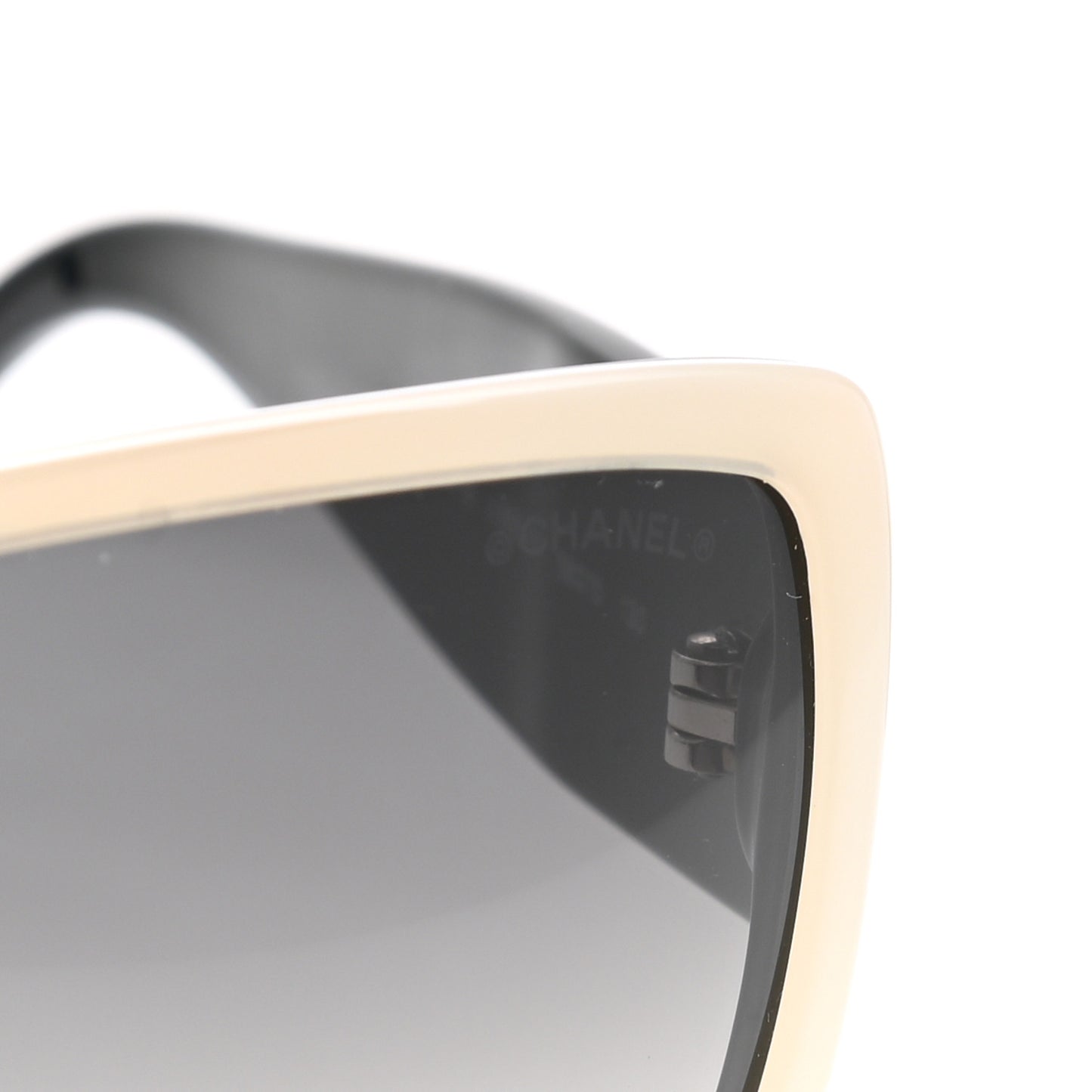 Crystal Baguette CC Sunglasses 5114-B Beige Black
