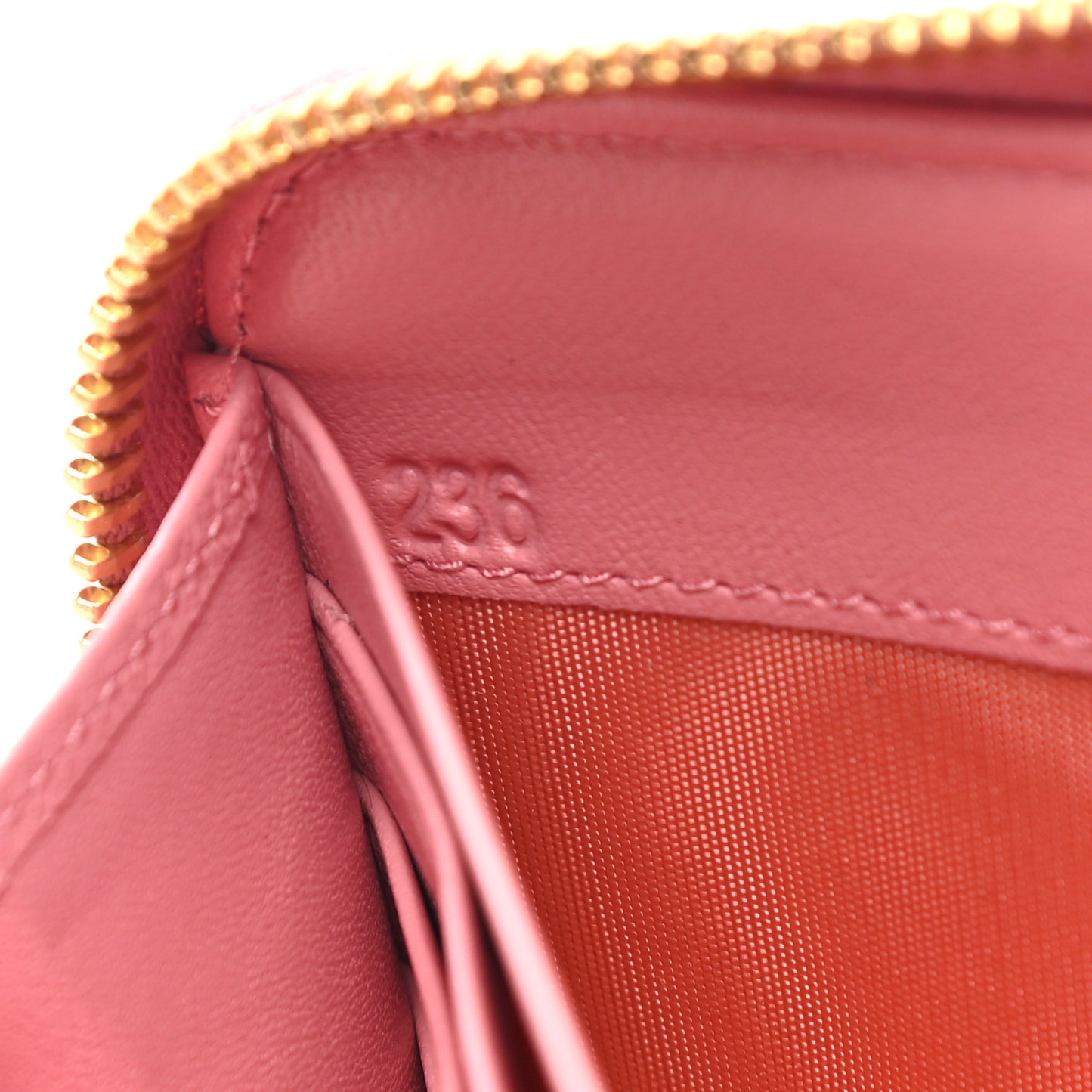 Vitello Move Zip Around Wallet Petalo