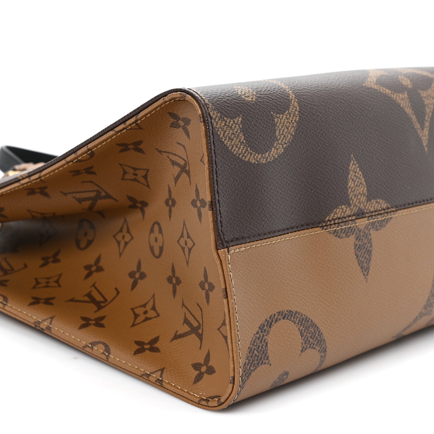 Louis Vuitton Reverse Monogram Giant Onthego MM 8 of 10