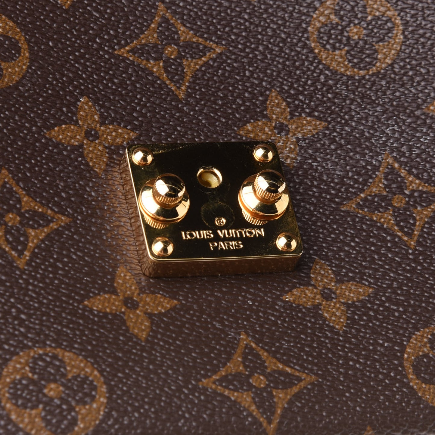 Reverse Monogram Pochette Metis