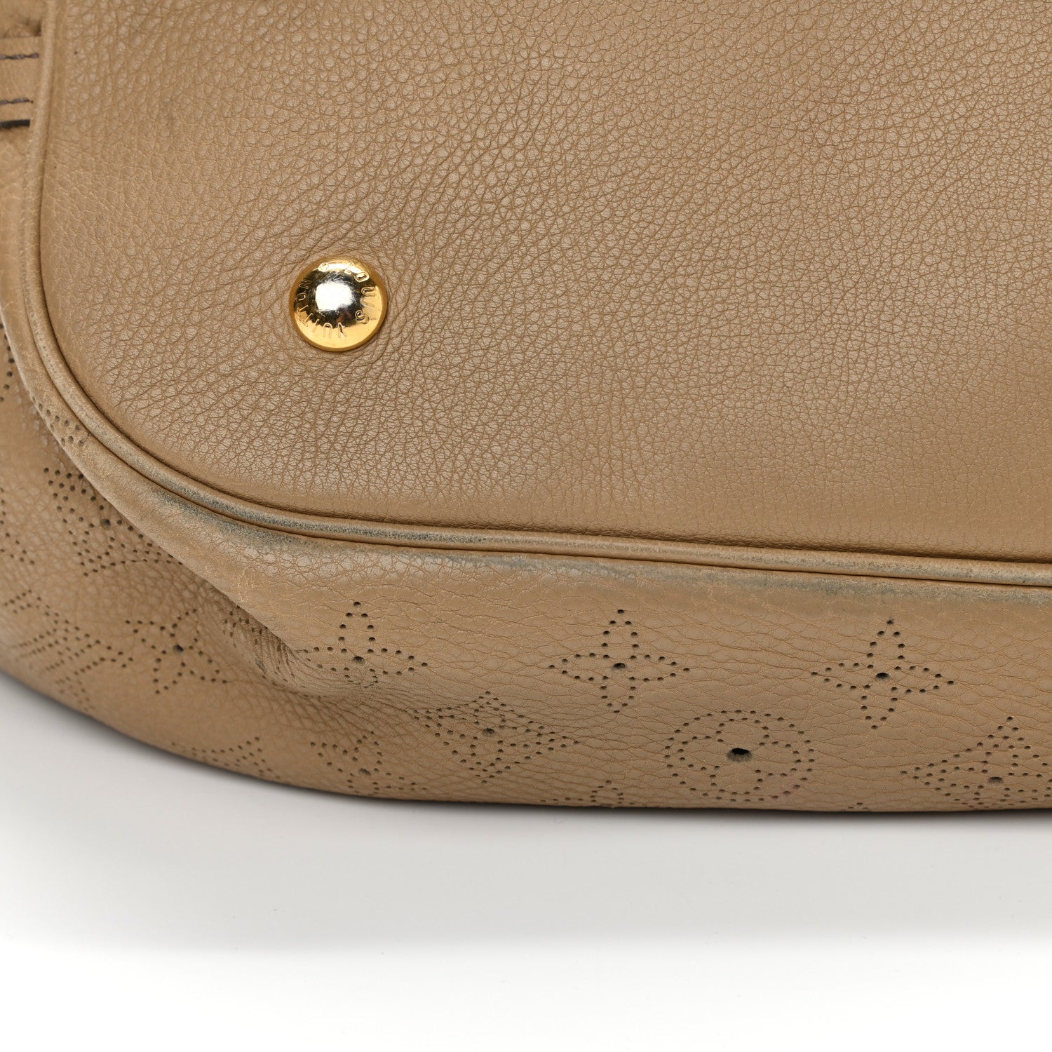 Louis Vuitton Mahina L Biscuit 11 of 18