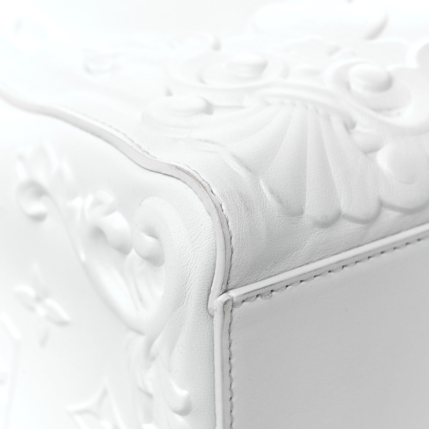 Calfskin LV Ornament Sac Plat 24H Optic White