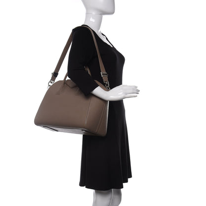 Givenchy Sugar Goatskin Medium Antigona Sand 3 of 21