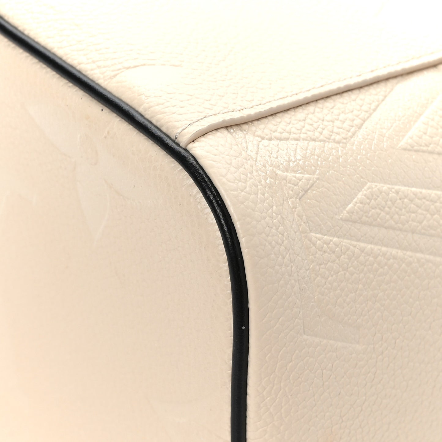 Empreinte Monogram Giant Wild At Heart Nice Mini Creme