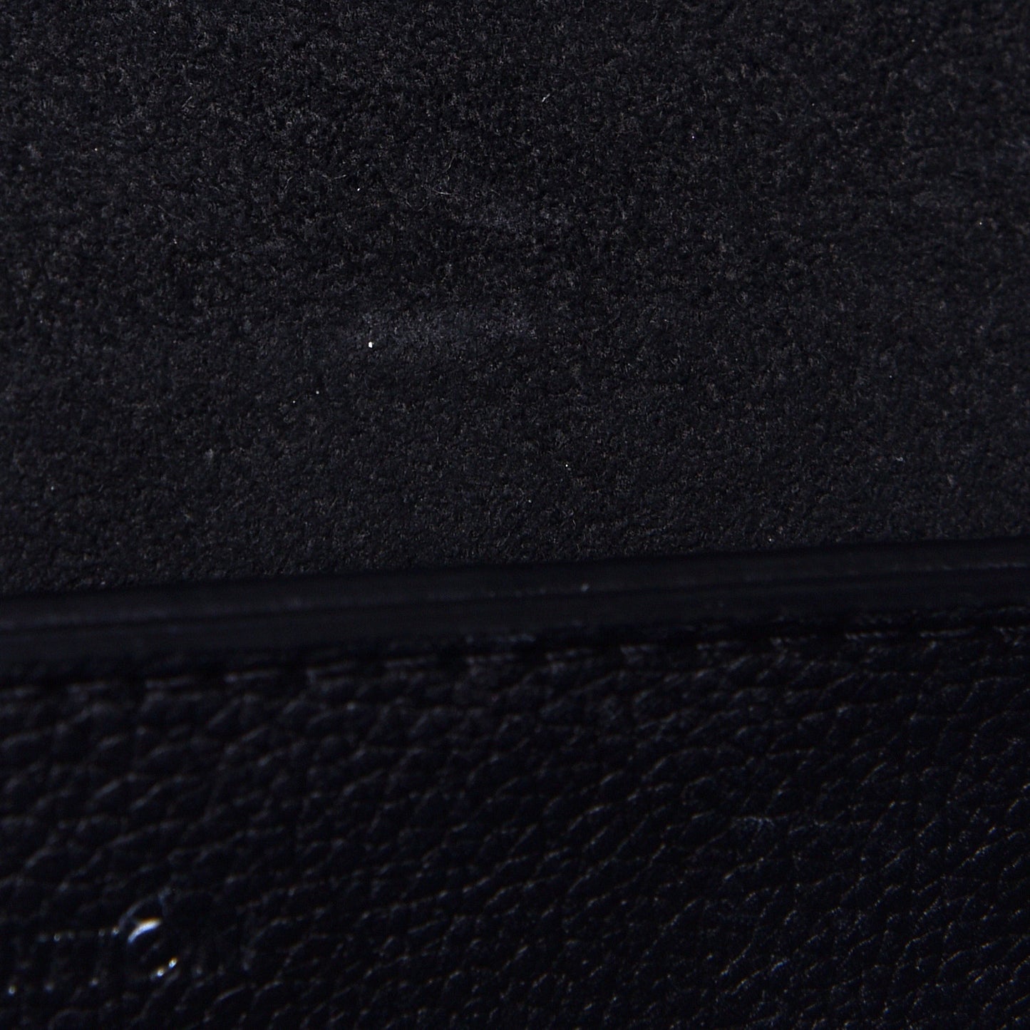 Soft Calfskin Lockme Ever Black