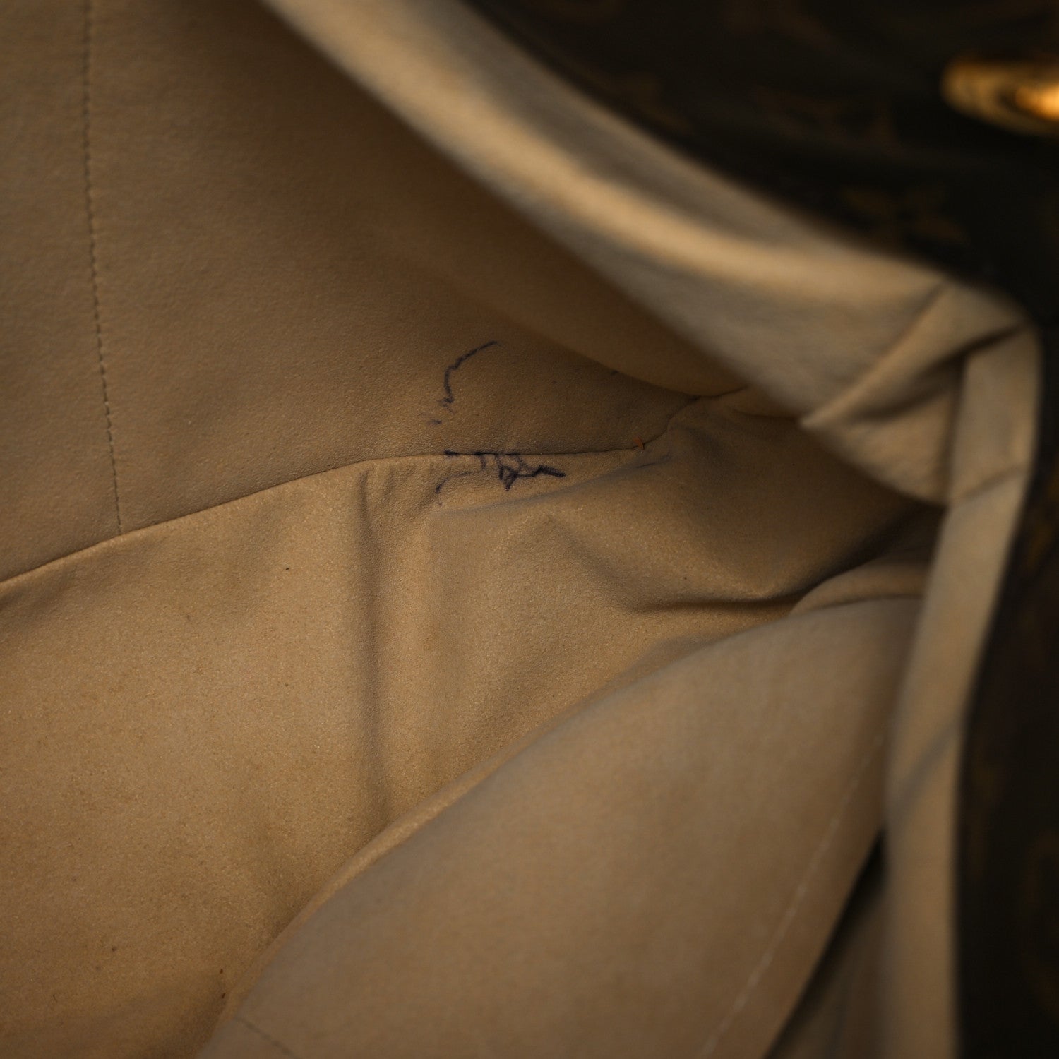Louis Vuitton Monogram Artsy MM 13 of 15