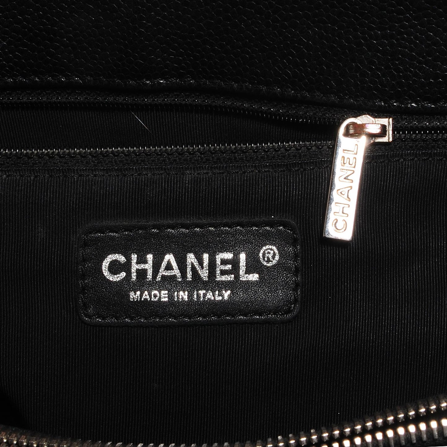 Caviar Grand Shopping Tote GST Black