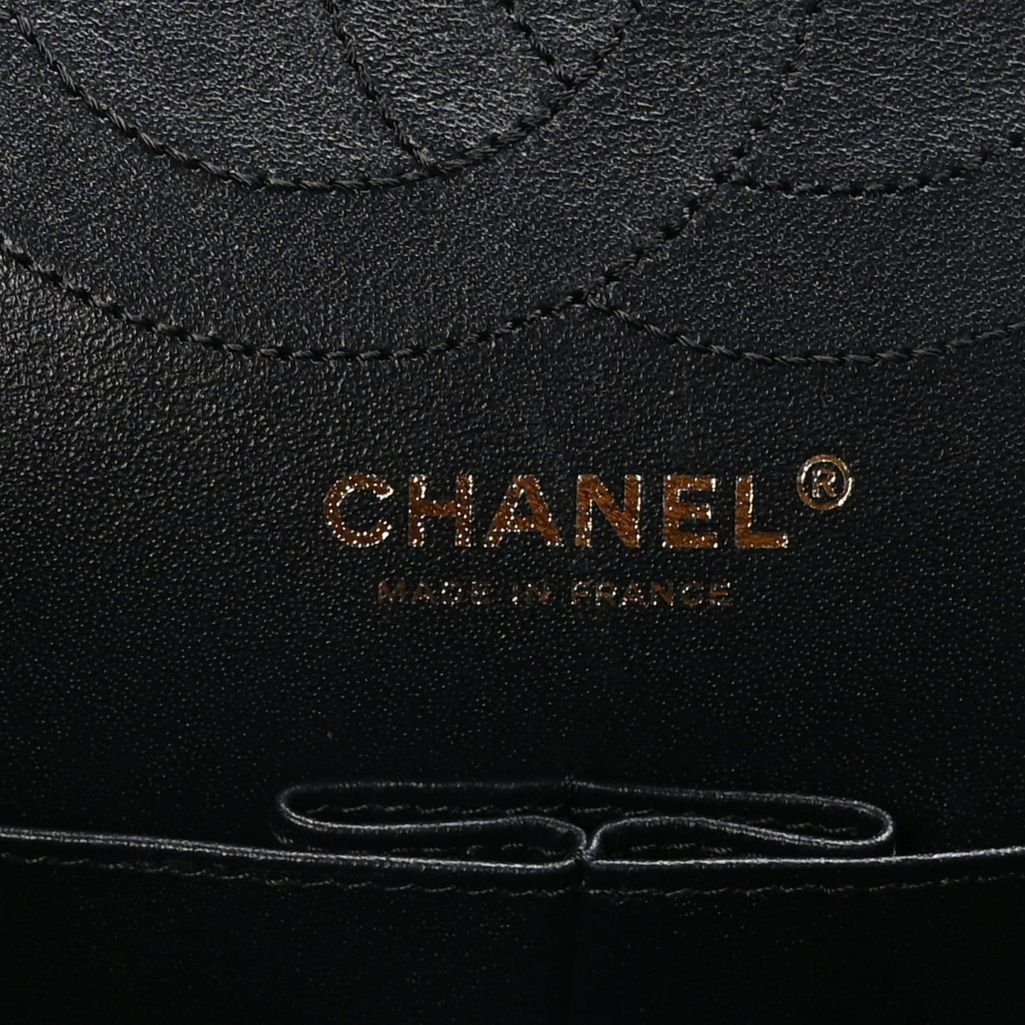 Calfskin Crocodile Embossed Graffiti 2.55 Cocodile Reissue 225 Flap Black Gold