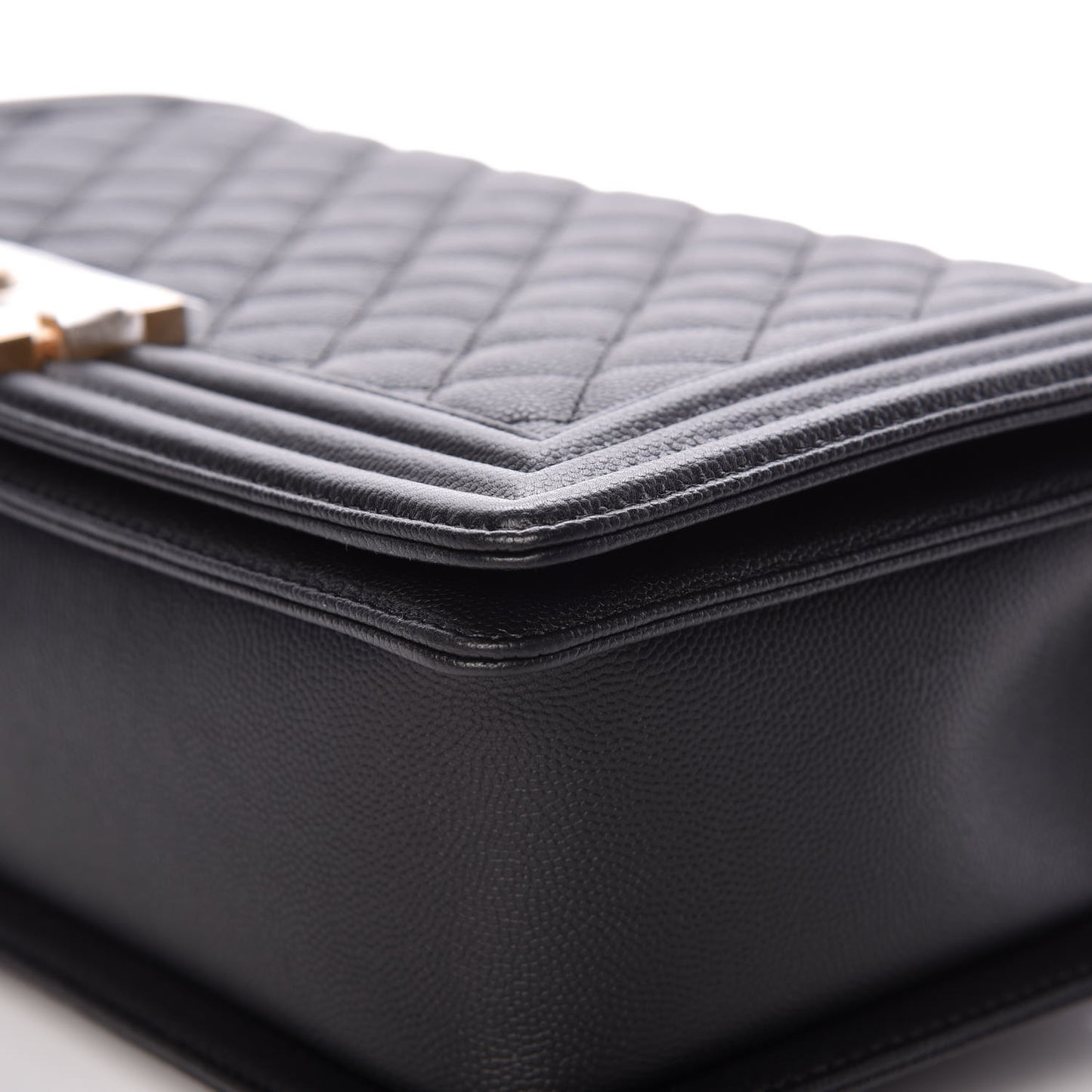 Caviar Quilted New Medium Boy Flap Black