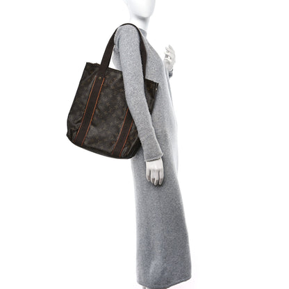 Louis Vuitton Monogram Cabas Beaubourg 2 of 13