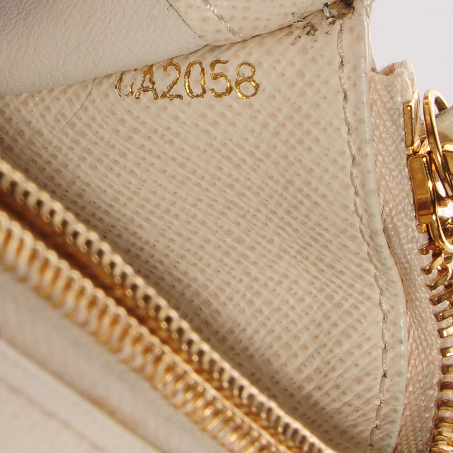 Louis Vuitton Monogram Insolite Wallet White 7 of 7