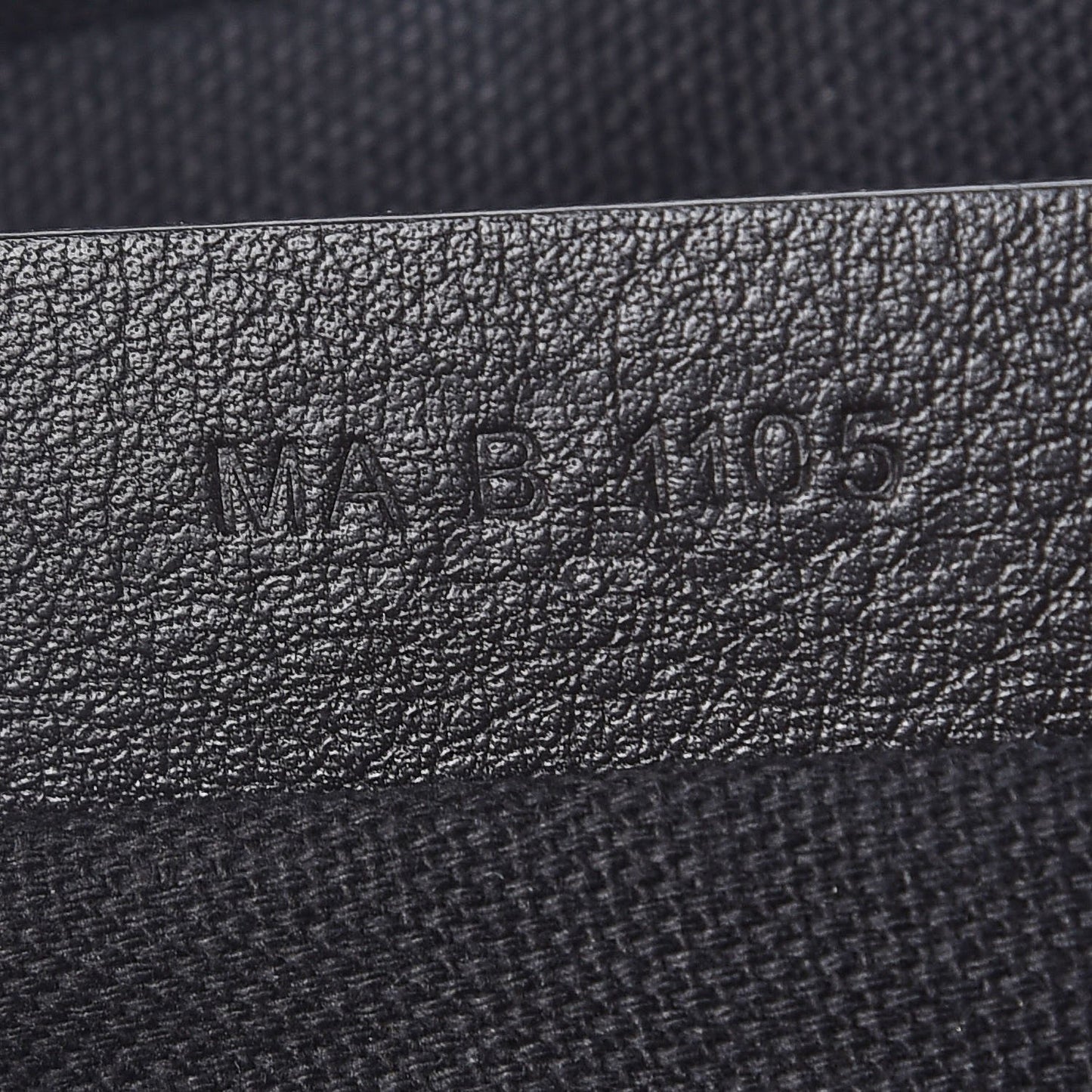 Pebbled Calfskin Small Nightingale Black