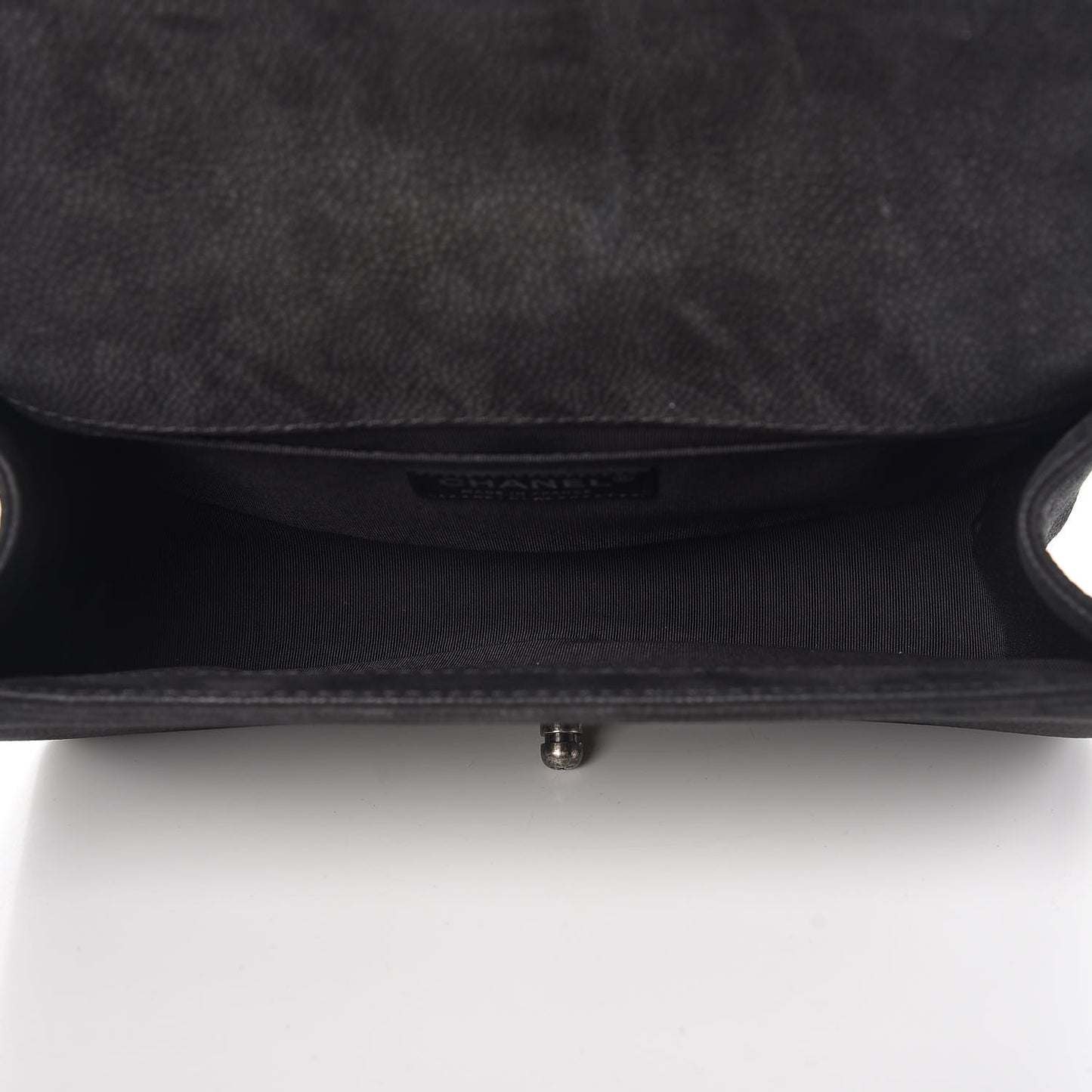 Iridescent Caviar Quilted Medium Boy Flap Black