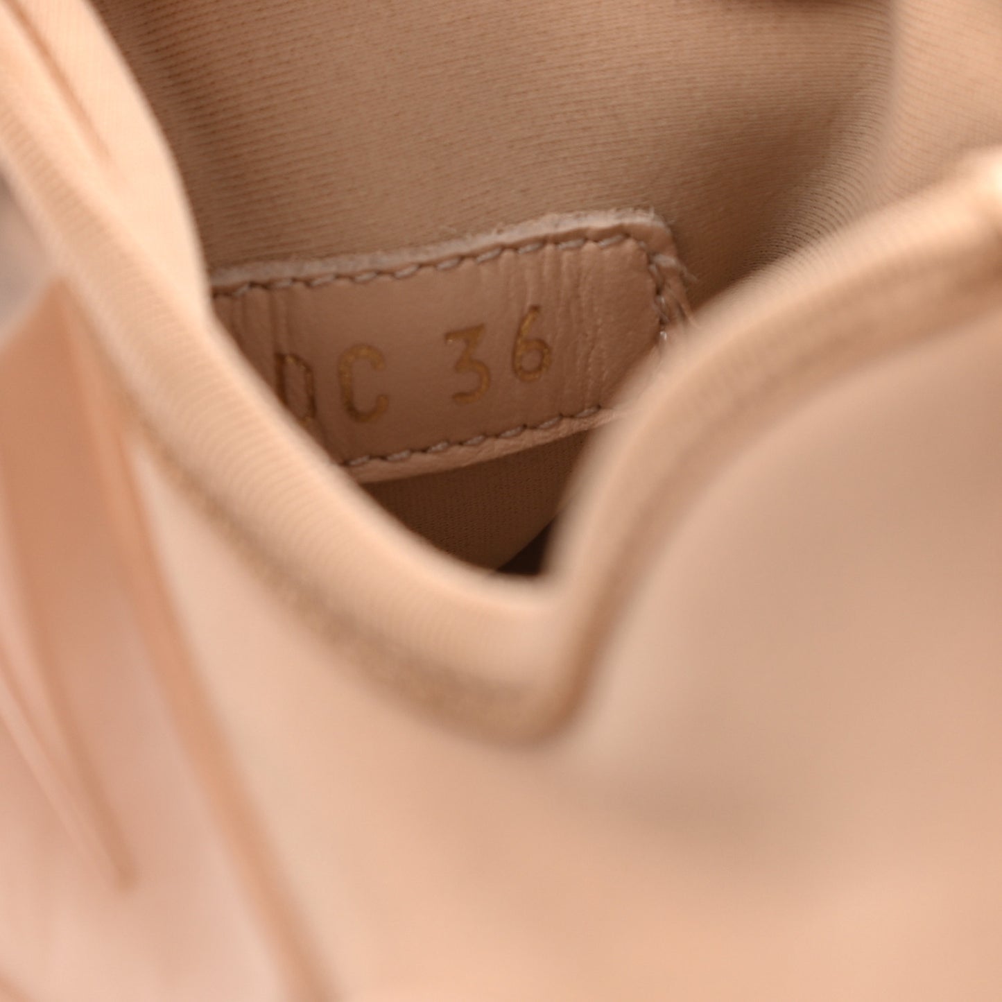 Neoprene Rubber Womens D-Connect Sneakers 36 Nude