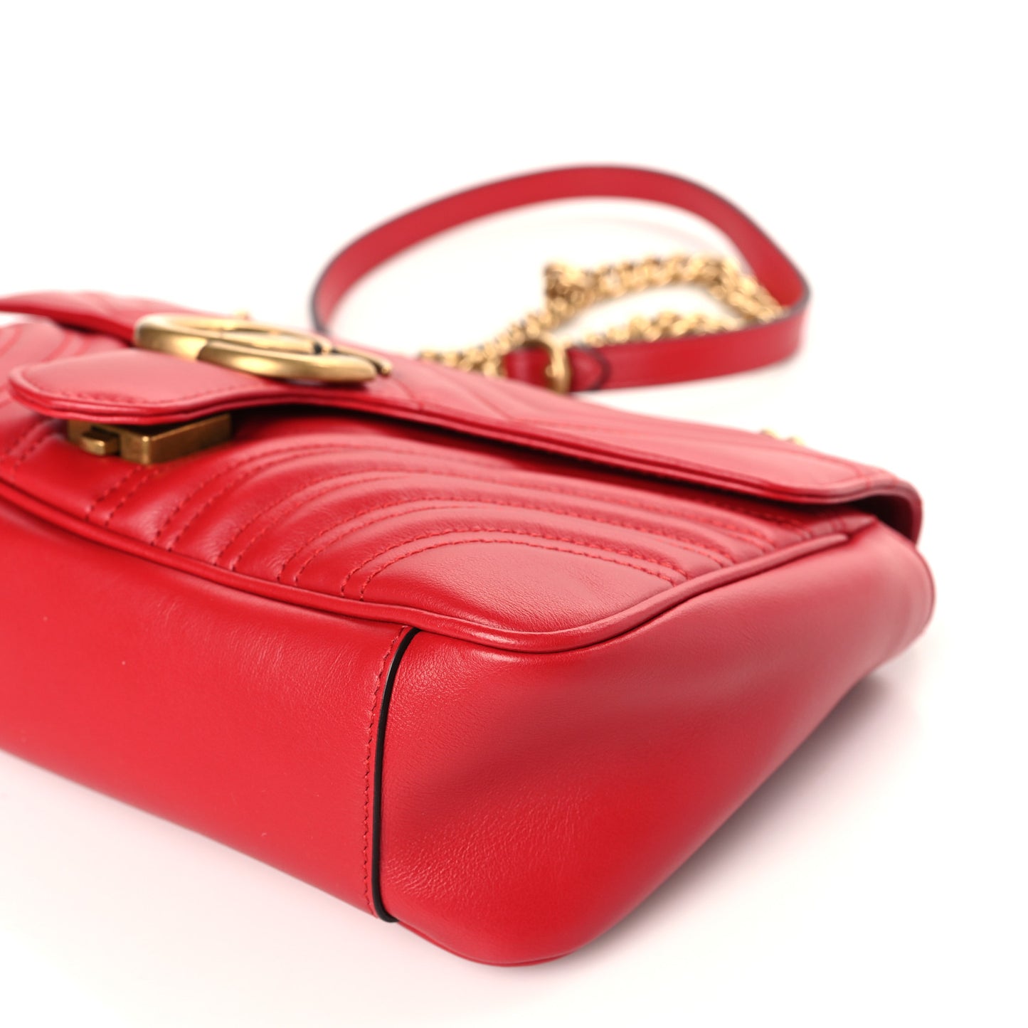 Calfskin Matelasse Small GG Marmont Shoulder Bag Hibiscus Red