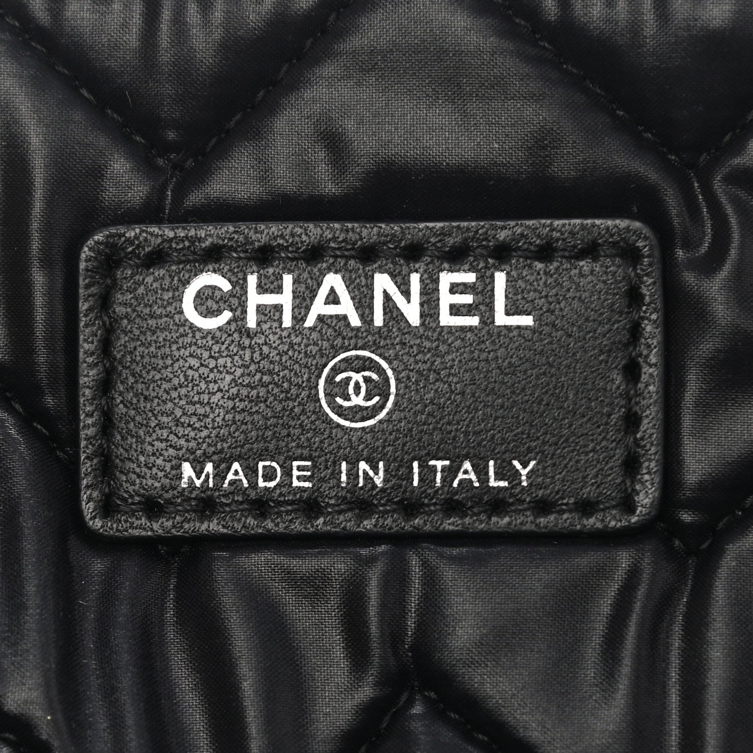 Chanel Distressed Patent Chevron Quilted Medium CC Crossing Cosmetic Case Black 6 of 7