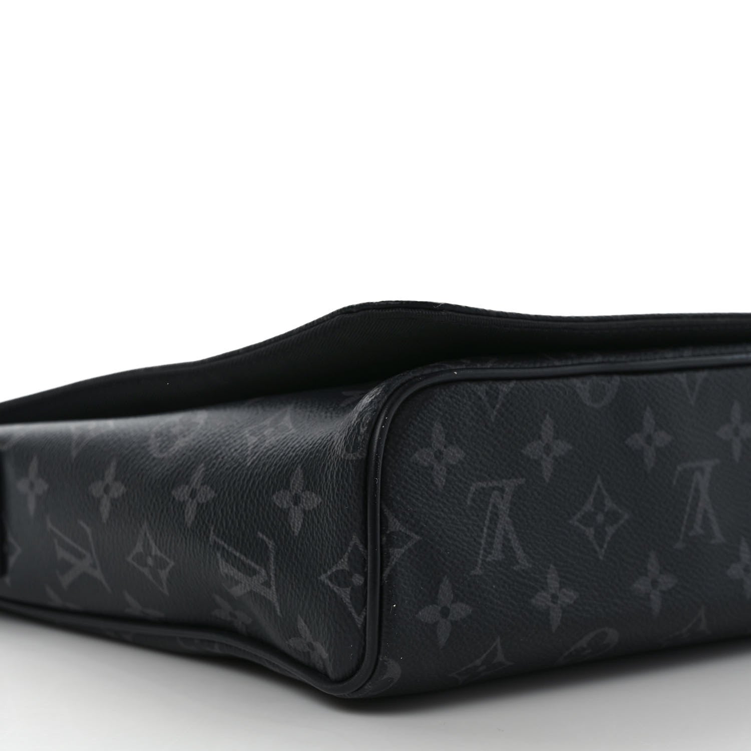 Louis Vuitton Monogram Eclipse District MM 7 of 10
