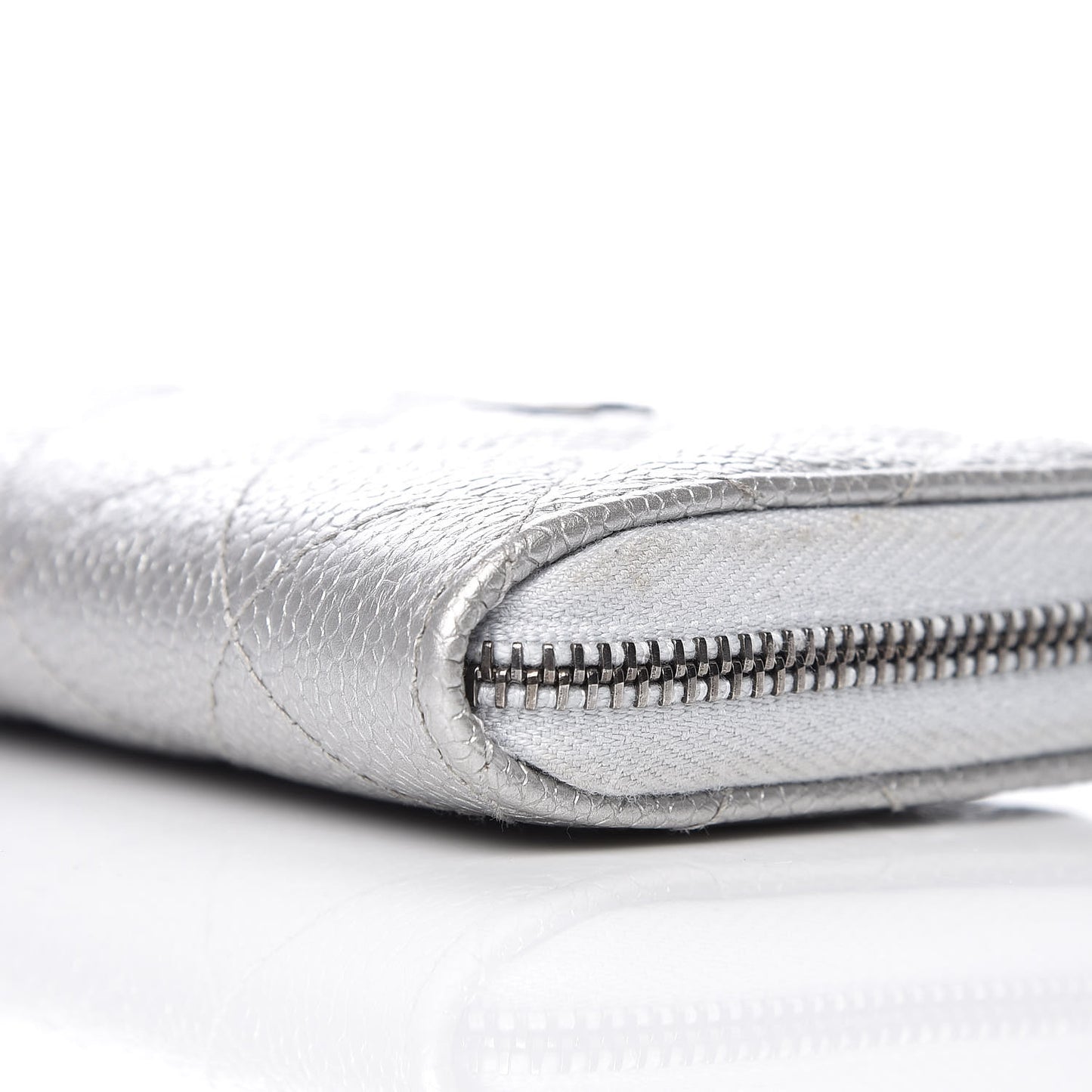 Metallic Caviar Quilted Zip Coin Purse Grey
