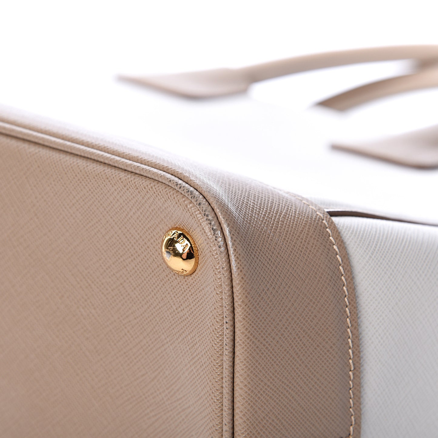Saffiano Lux Bi-Color Tote Talco Visone