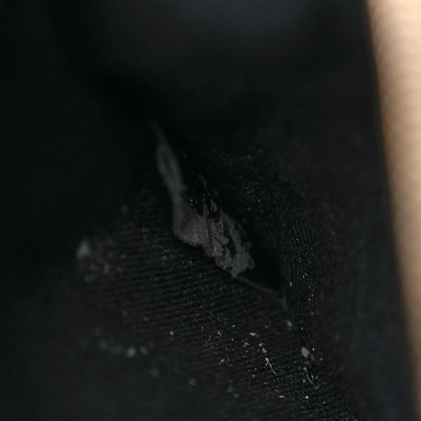 Vitello Medium Rockstud Tote Black