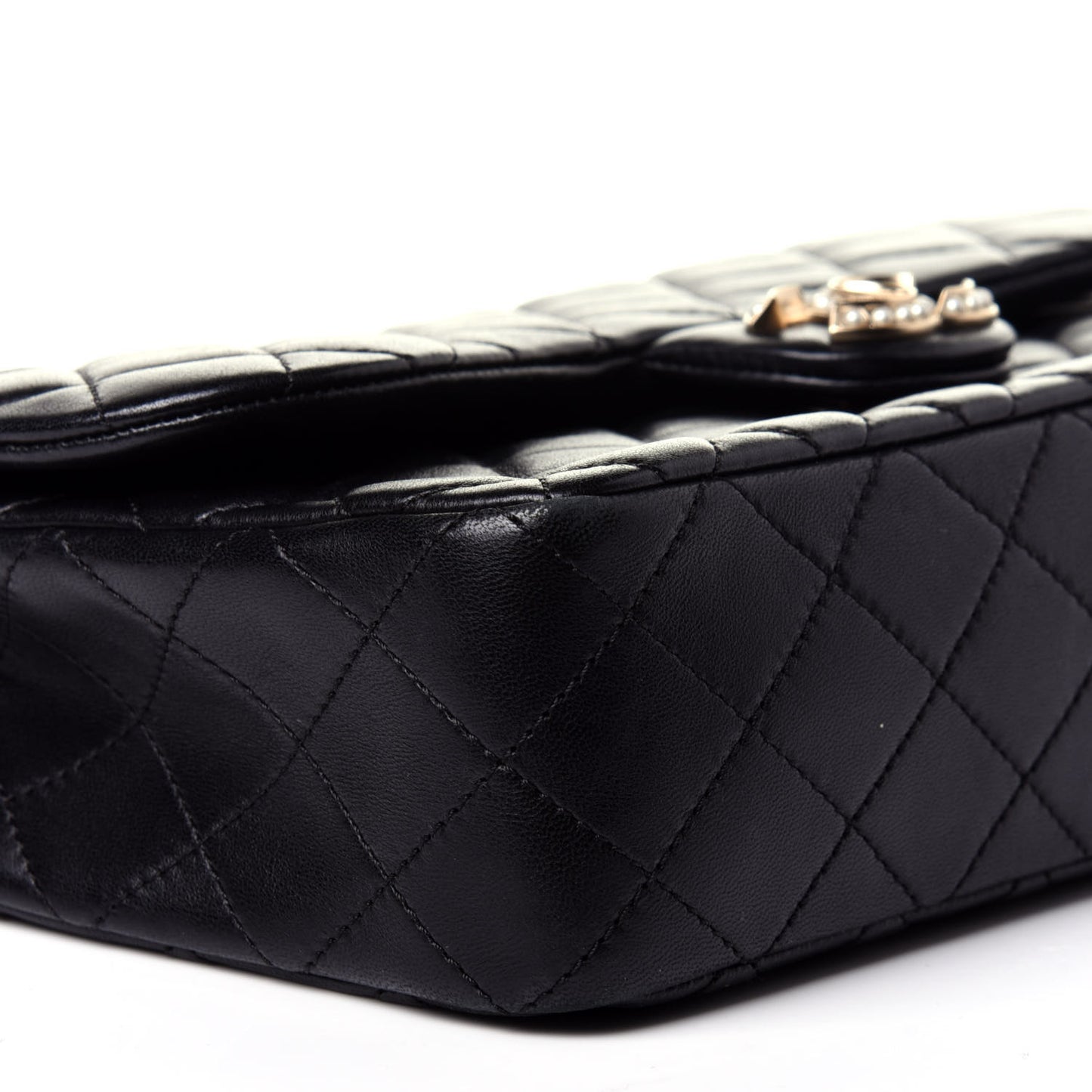 Lambskin Quilted Medium Westminster Pearl Flap Black