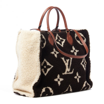 Louis Vuitton Shearling Monogram Giant Teddy Onthego GM Black White 2 of 7