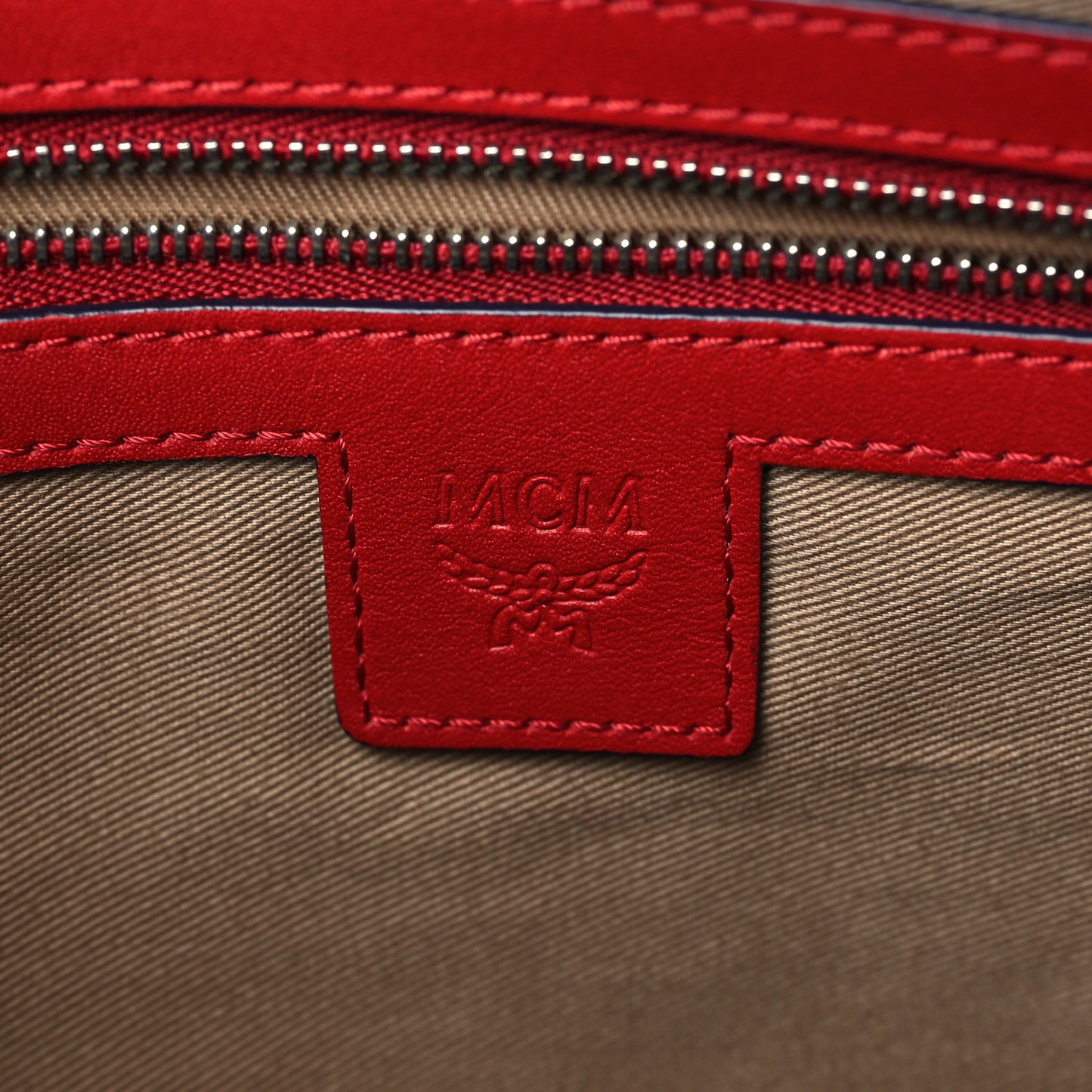 Visetos Stark Wristlet Pouch Red