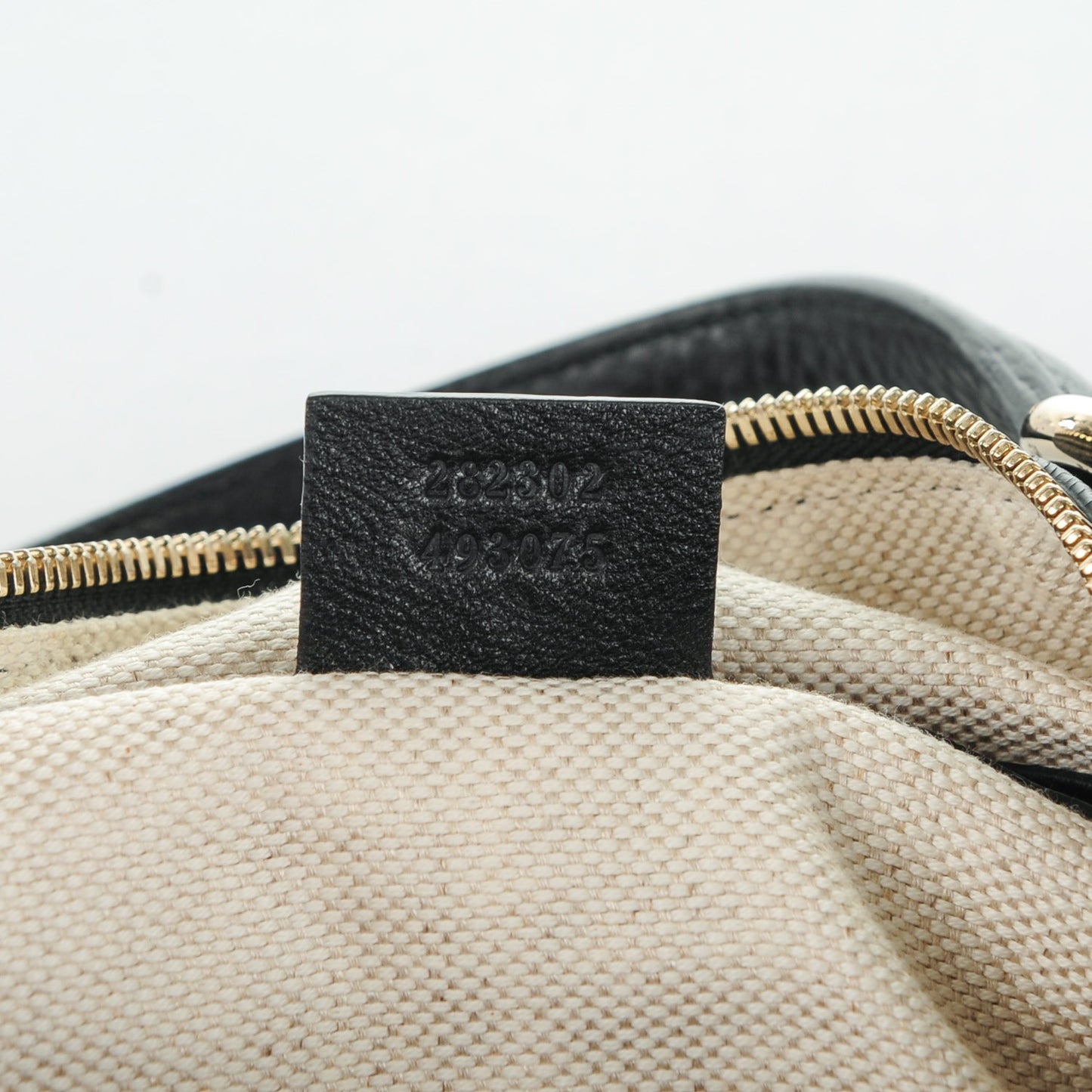 Pebbled Calfskin Medium Soho Boston Black