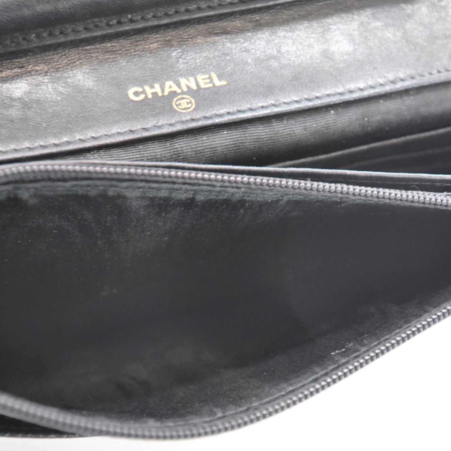Caviar Wallet on Chain Black