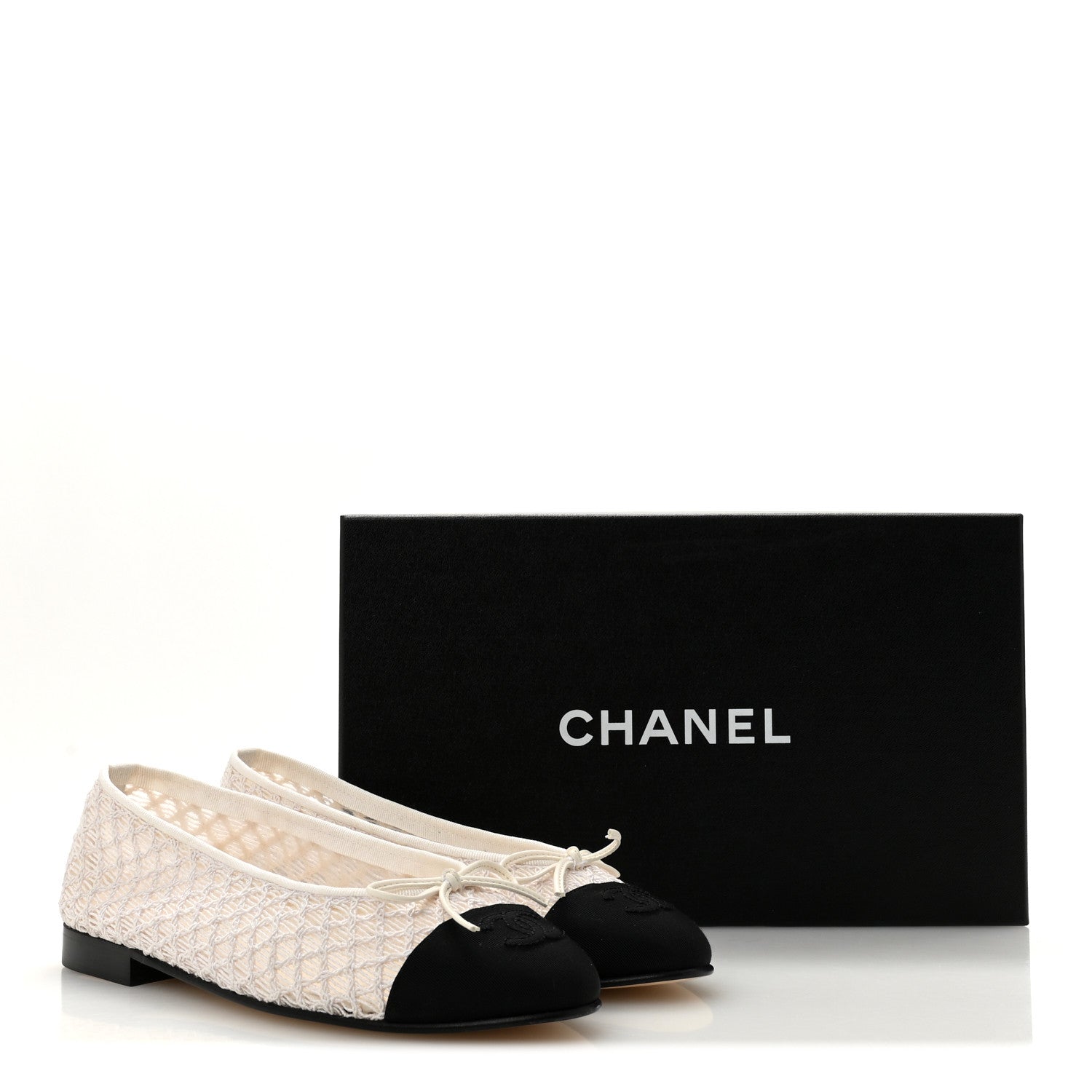 Chanel Embroidered Grosgrain Cap Toe Ballerina Flats 37.5 White Black 9 of 9