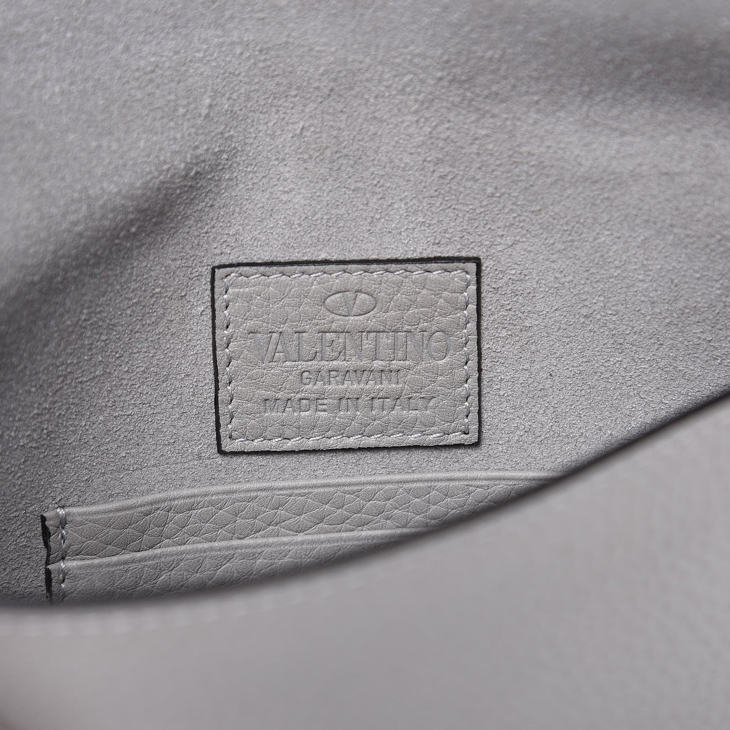 Pebbled Calfskin Medium Rockstud Envelope Flat Wristlet Pouch Grey