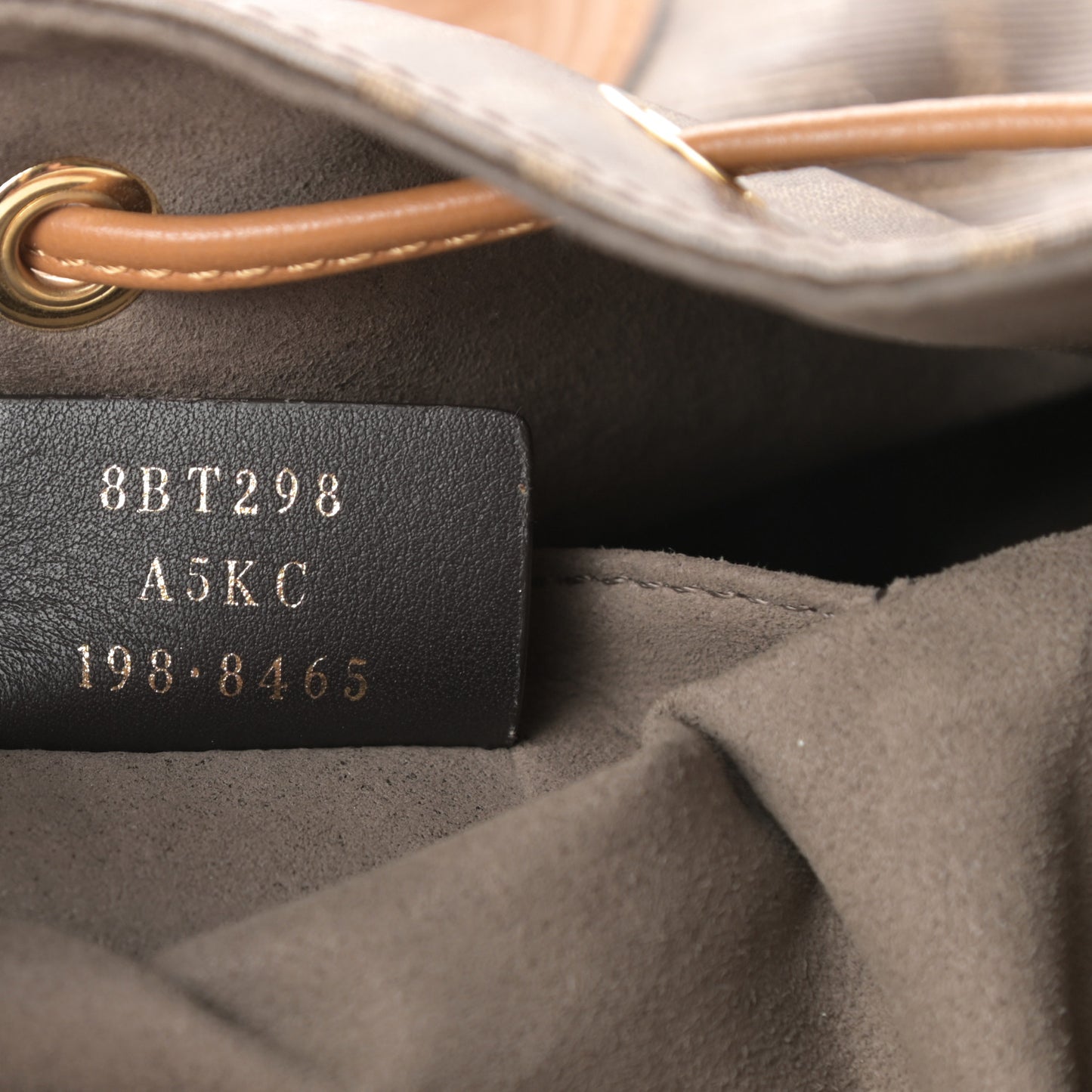 Glazed Fabric Vitello Grace F is Fendi FF 1974 Stamp Patch Grande Mon Tresor Bucket Bag Mogano Panna Nocciola