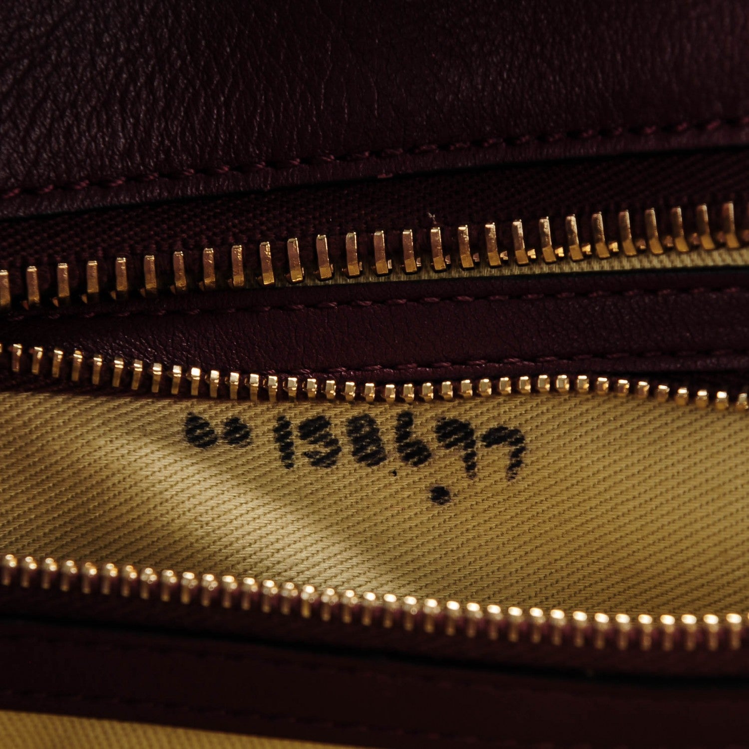 Valentino Garavani Vitello Rockstud Double Handle Tote Rubin 9 of 10