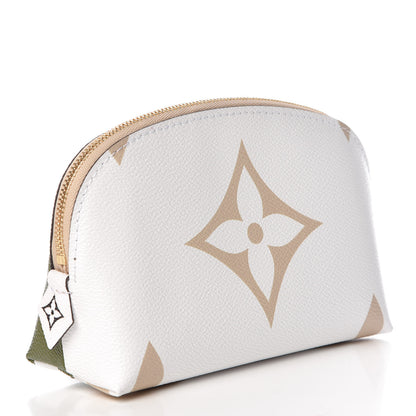 Louis Vuitton Monogram Giant Cosmetic Pouch Kaki 3 of 9