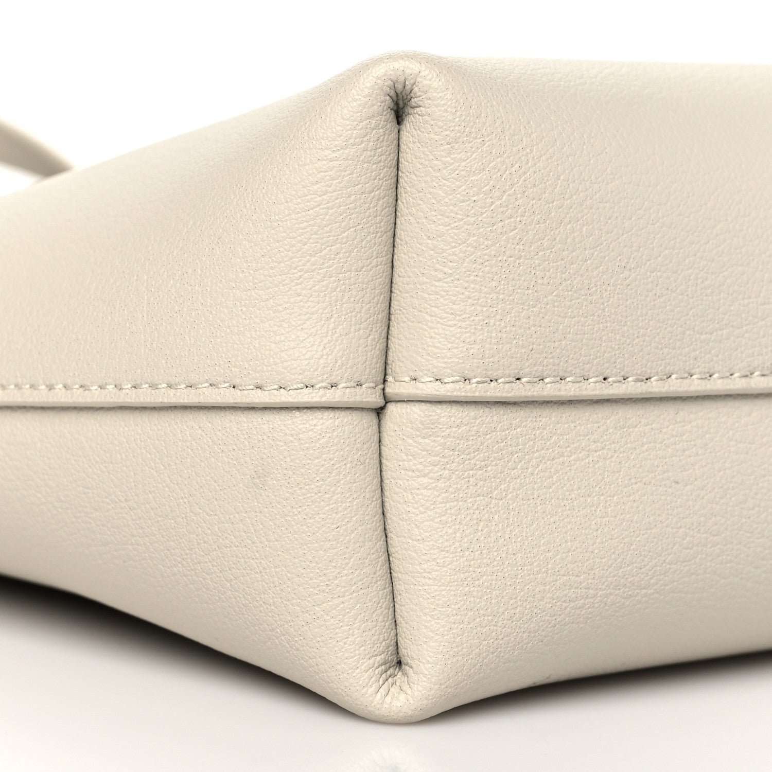 Saint Laurent Calfskin Toy Shopping Tote Porcellana 6 of 13
