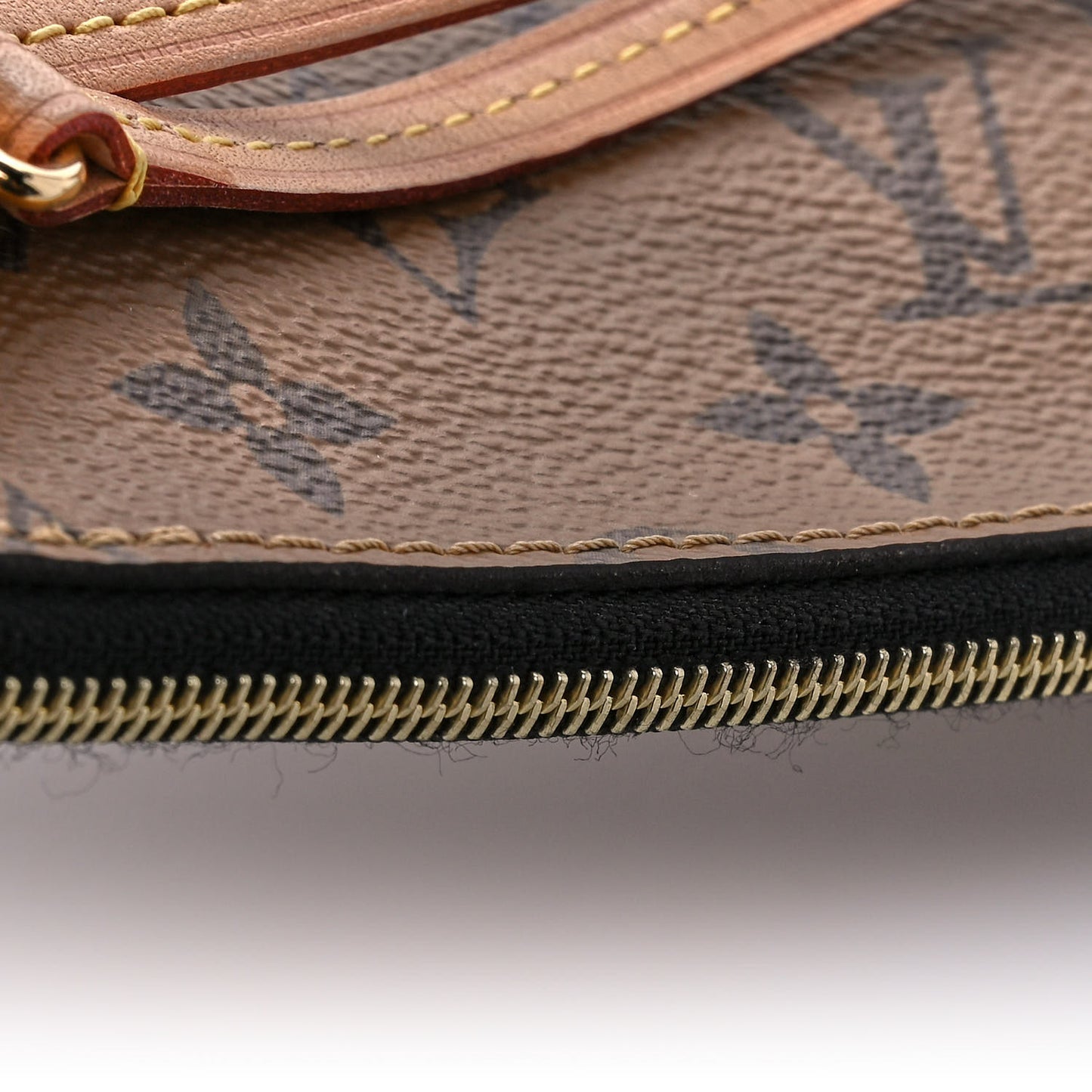 Reverse Monogram Carry It Pochette