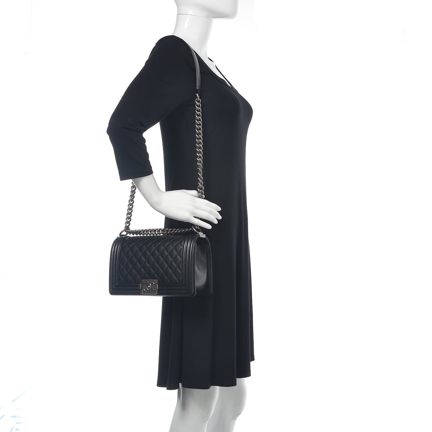 Caviar Quilted Medium Boy Flap Black