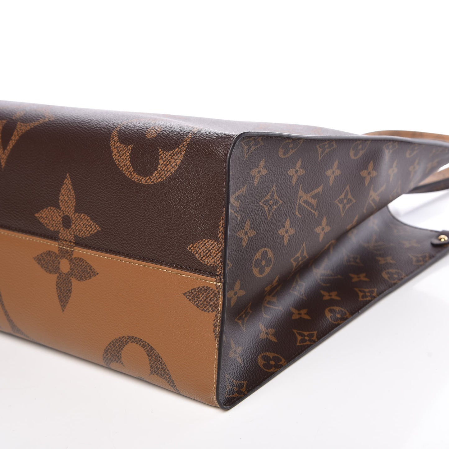 Reverse Monogram Giant Onthego GM