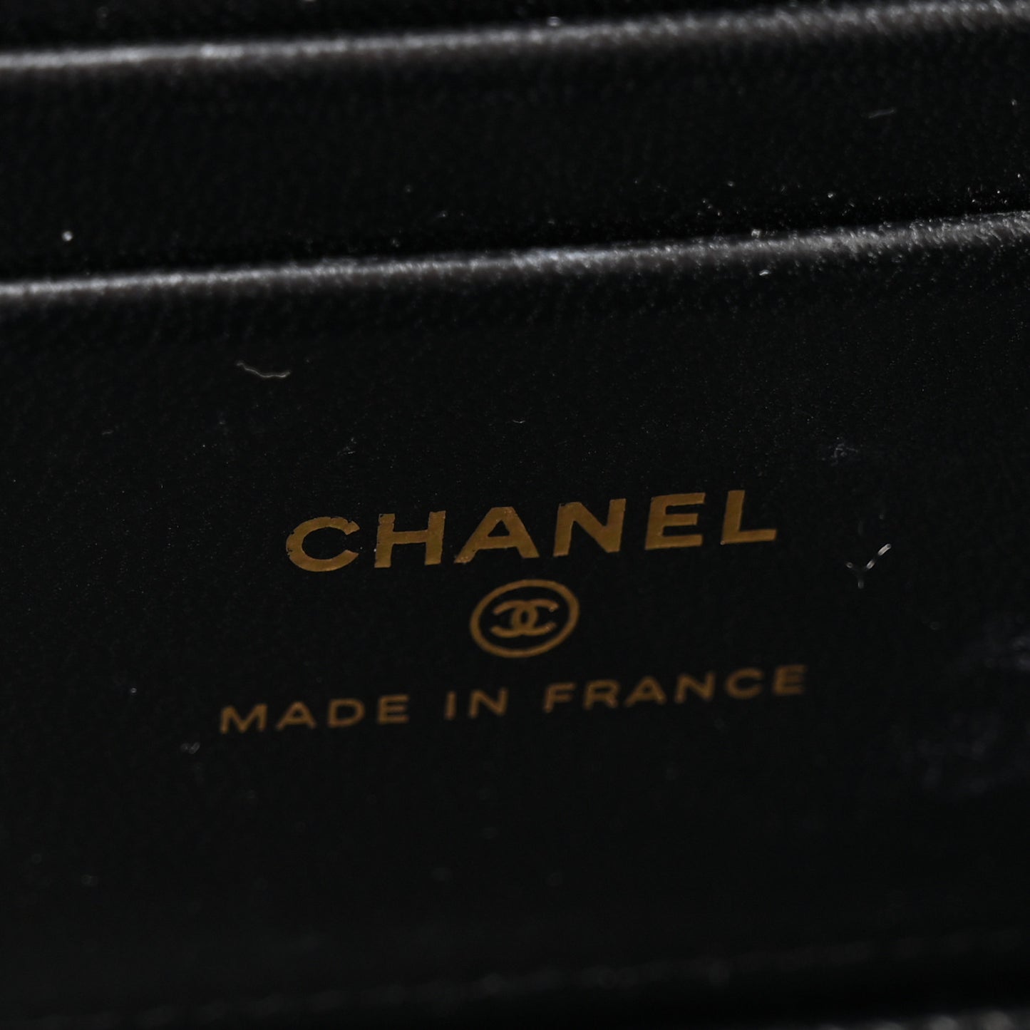 Lambskin Quilted Small Top Handle Vanity Case With Chain Black