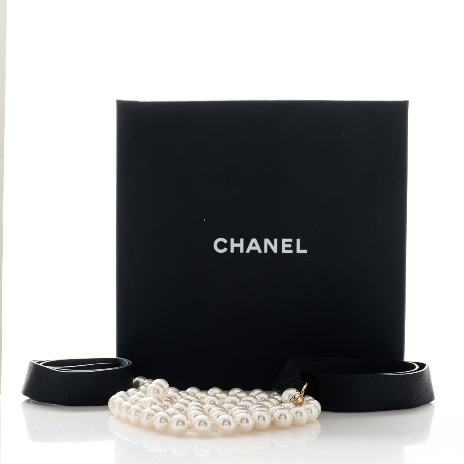 Chanel Lambskin Pearl CC Chain Belt L Black 4 of 4