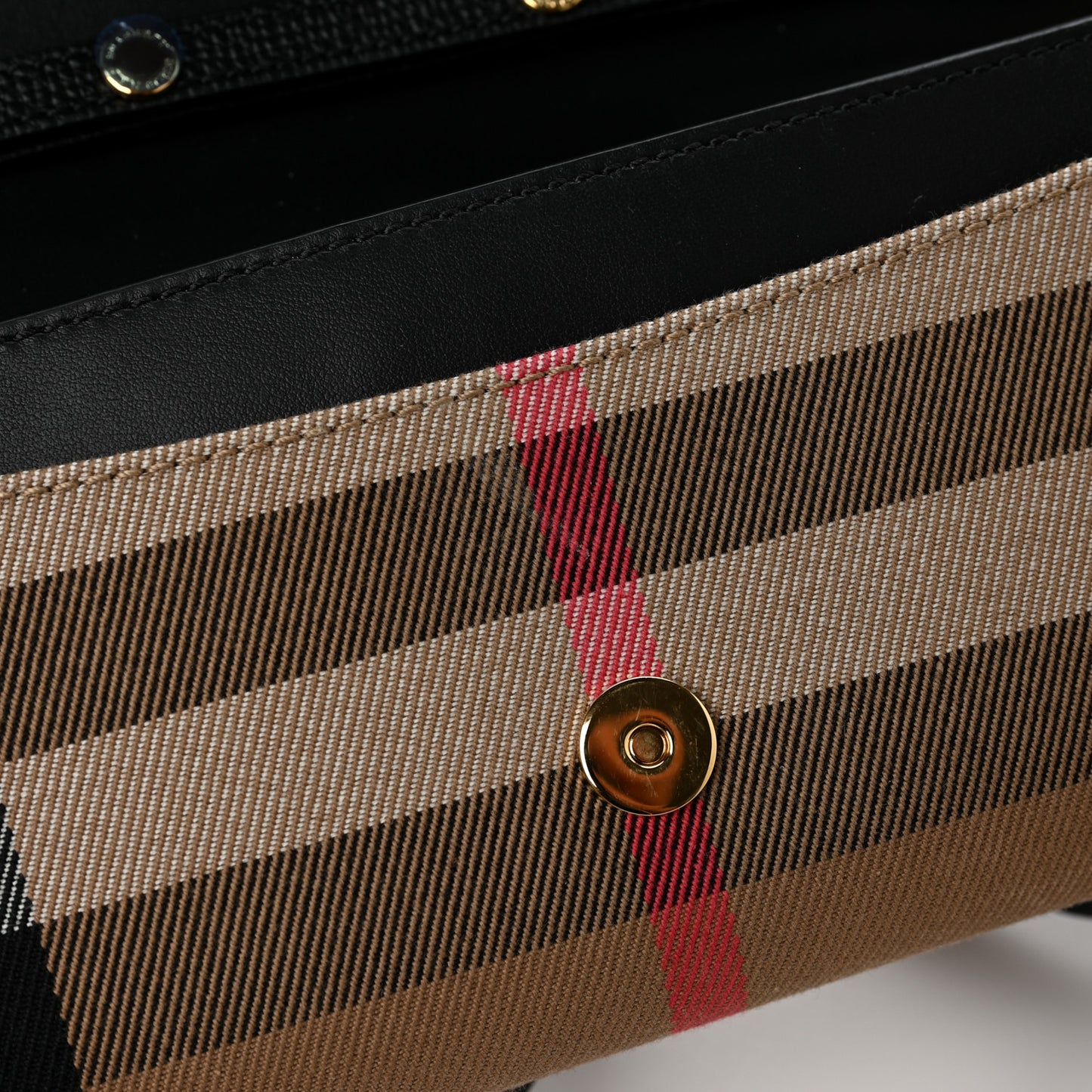 Grainy Calfskin House Check Henley Wallet On Chain Black